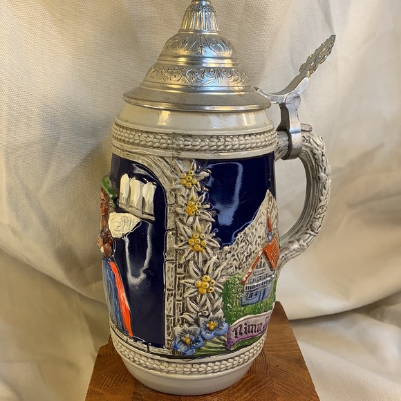 Handmade vintage beer/beir stein w/lid in EC - Picture 3 of 16